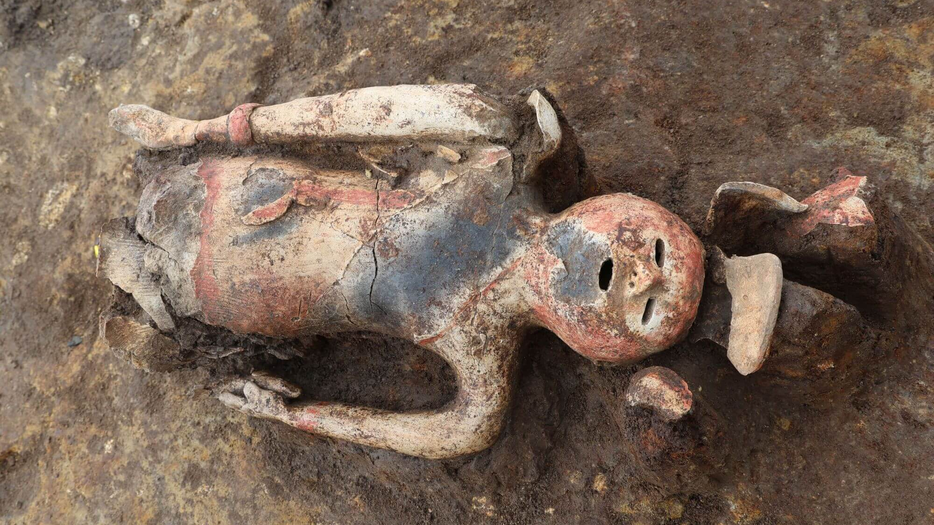 Ghostly statue of 'shrine maiden' discovered at 1,500-year-old burial mound in Japan